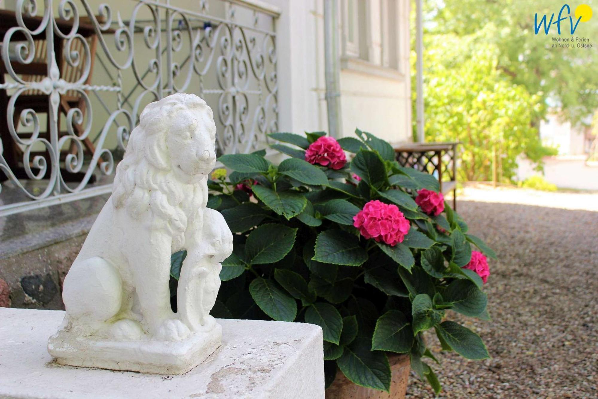 Sanssouci Schwalbennest * Ostseebad Binz